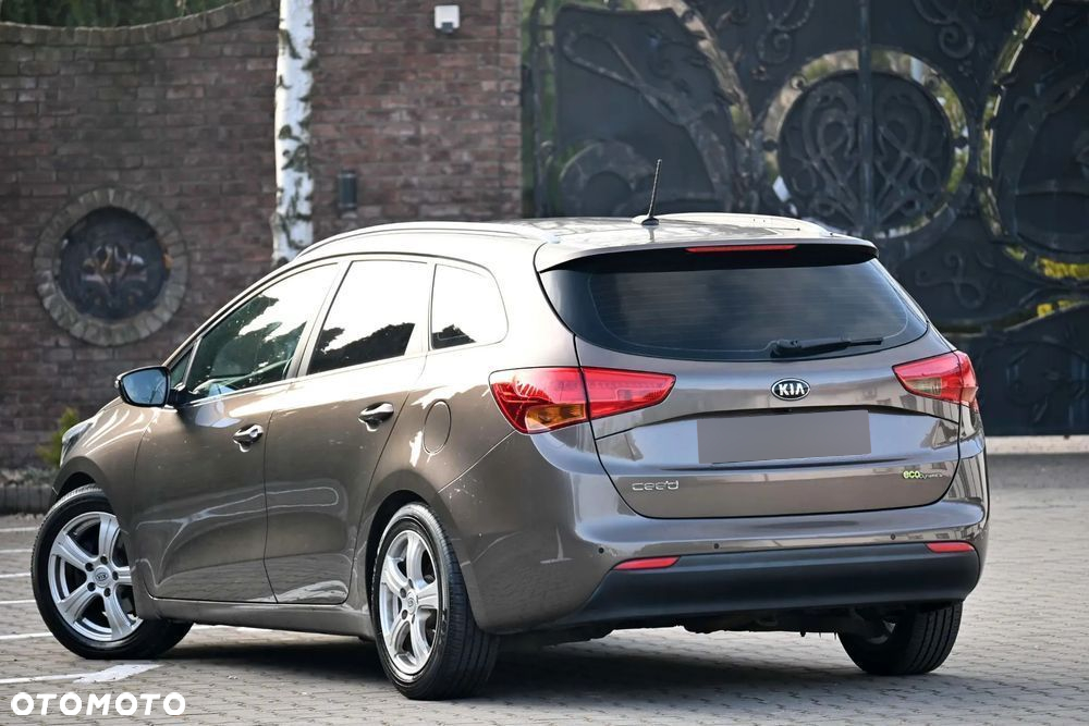 Kia Ceed - 24