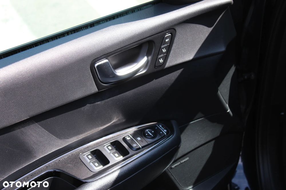 Kia Optima 2.0 L - 12