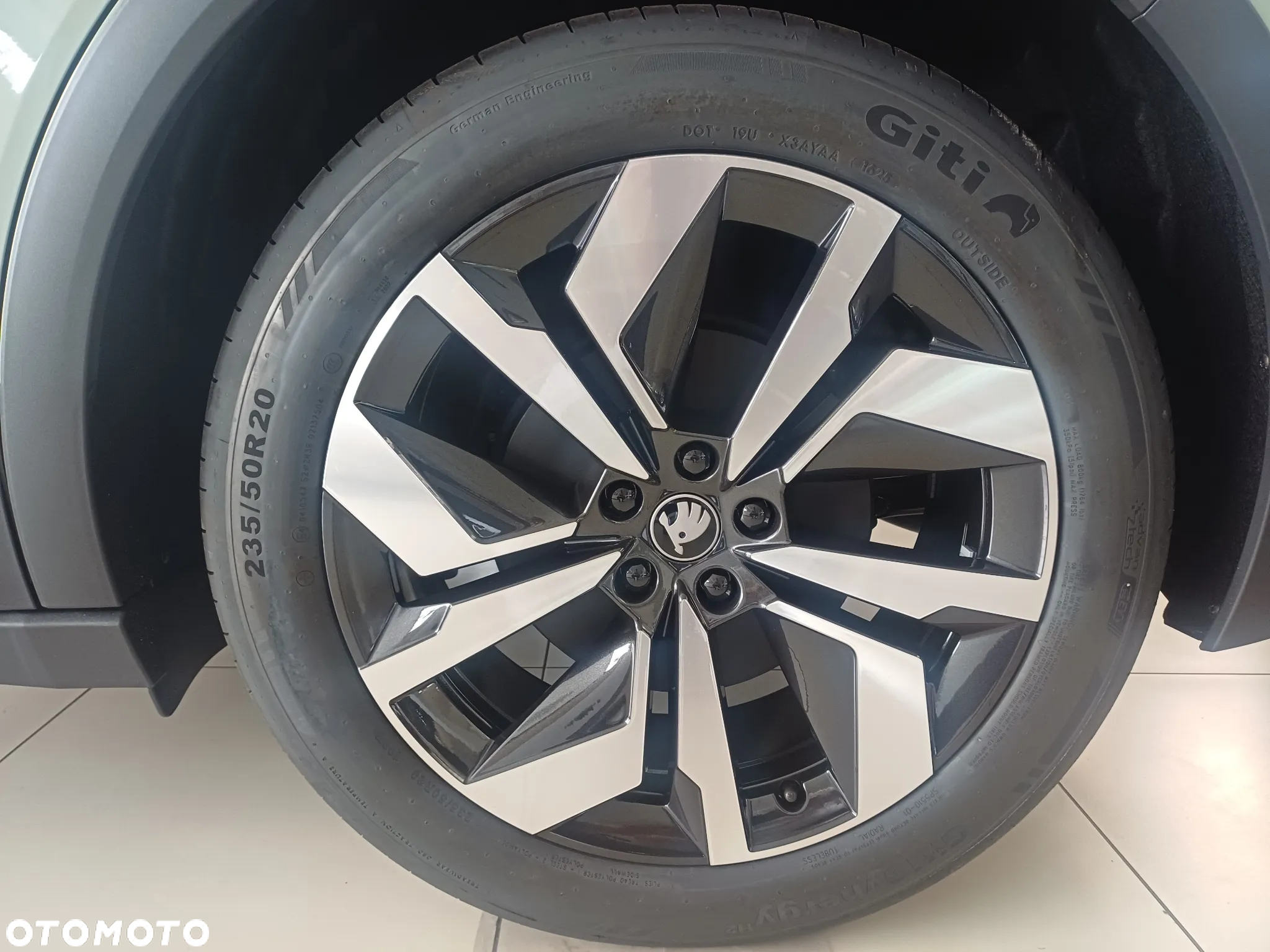 Skoda Elroq 60 63kWh Sportline - 10