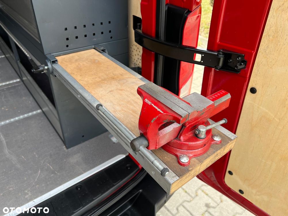 Volkswagen CRAFTER 2,0 TDI ZABUDOWA WARSZTATOWA WURTH / SERWIS ASO VW / FABRYCZNY LAKIER - 24