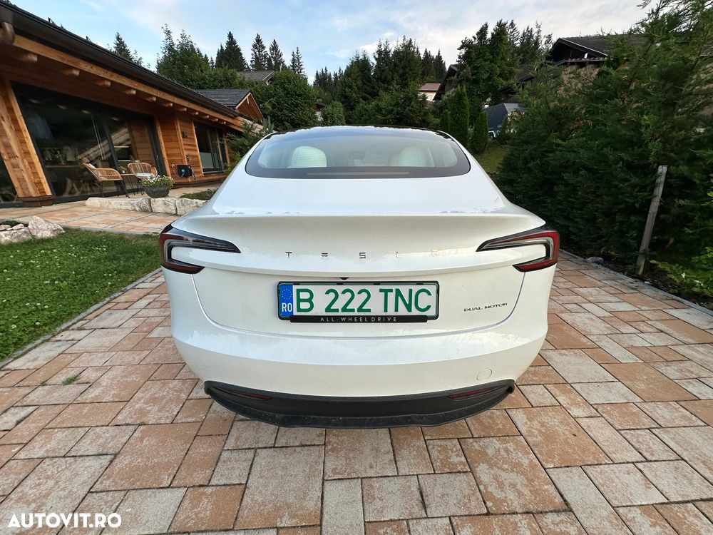 Tesla Model 3 - 3