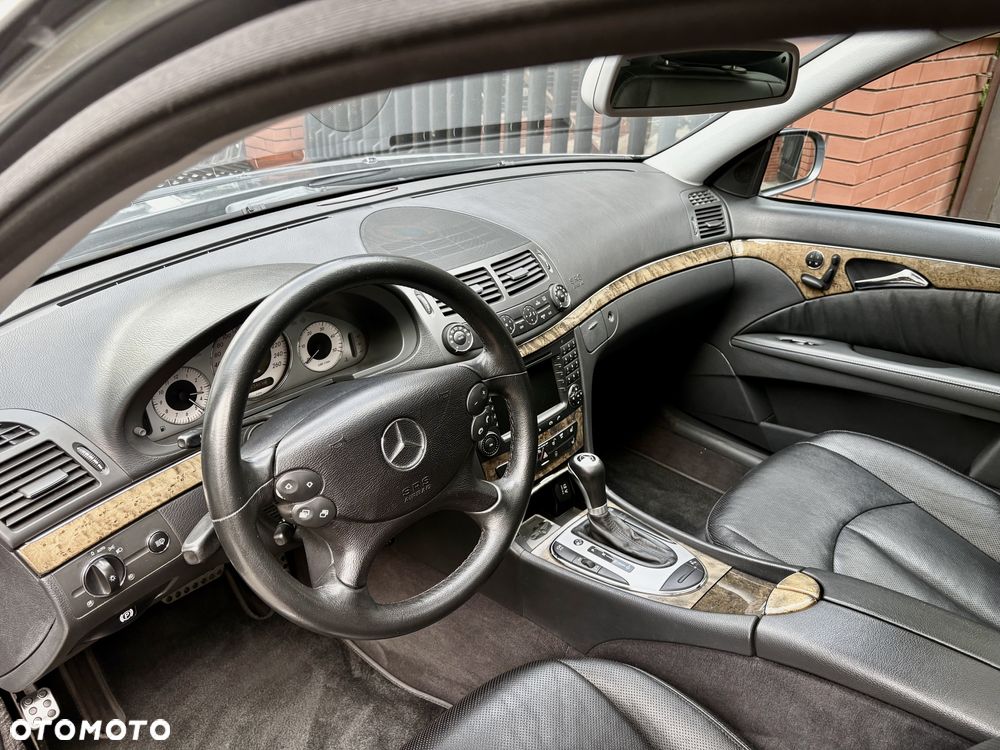 Mercedes-Benz Klasa E 320 CDI 4-Matic T Avantgarde - 6