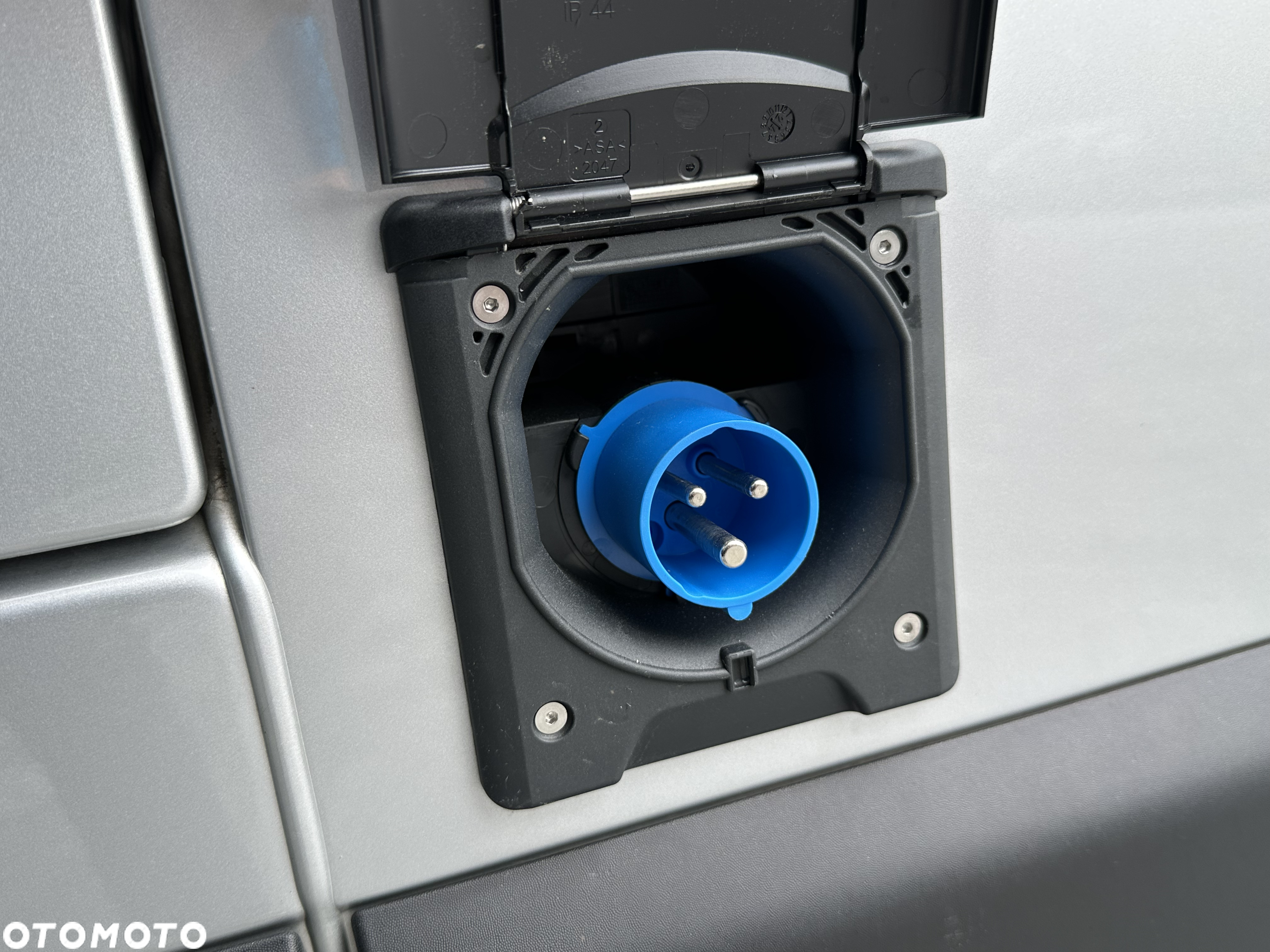Renault Master L3H2 Chłodnia Carrier Xarios 350 / Zasilanie postojowe 230V / Bogata wersja wyposażenia / Lakier srebrny metalik / Salon PL / FV23% - 34