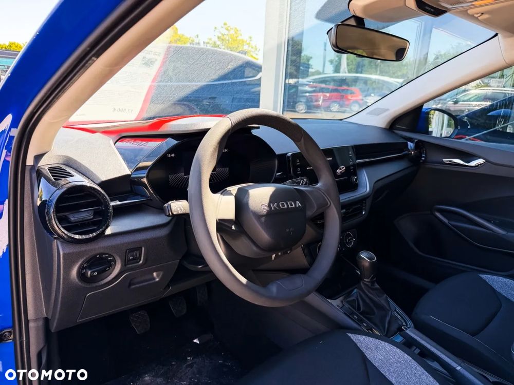 Skoda Fabia 1.0 Essence - 10