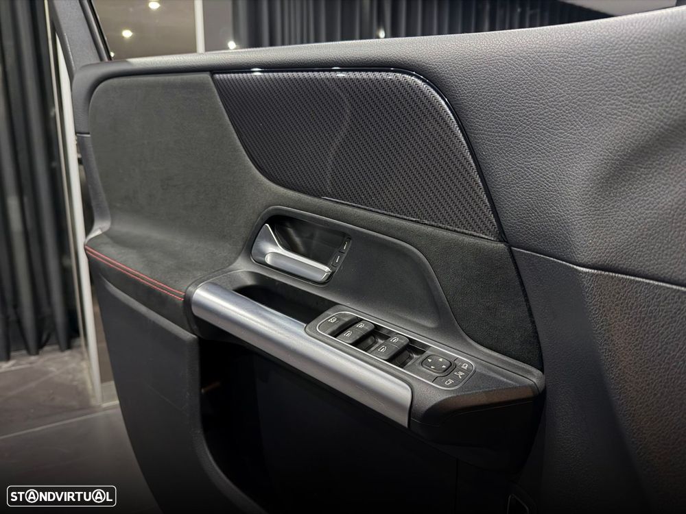 Mercedes-Benz B 180 d AMG Line - 28