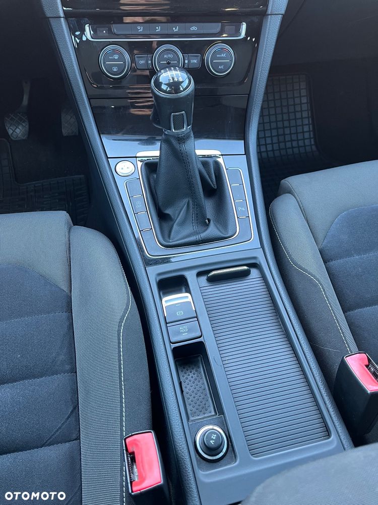 Volkswagen Golf 1.4 TSI BMT Highline - 25