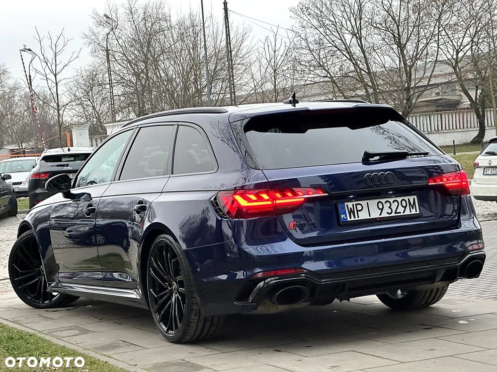 Audi RS4 Limousine - 6