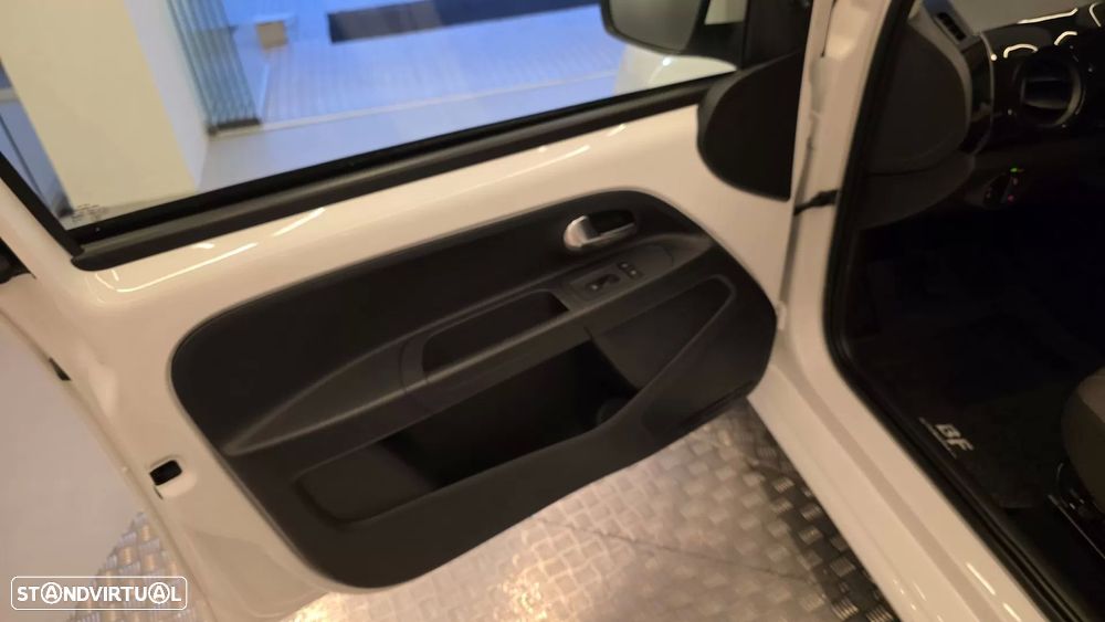 VW Up! 1.0 BlueMotion Move - 30