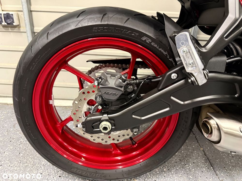 Kawasaki Z - 6