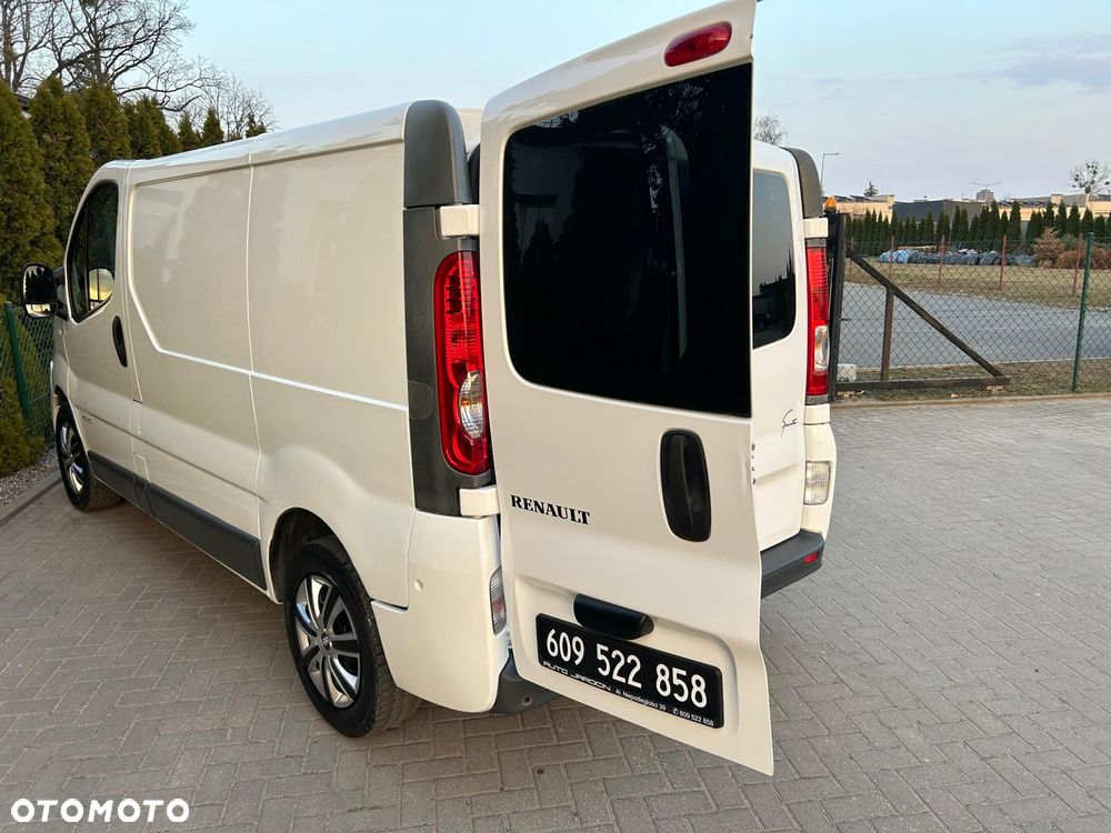Renault Trafic - 16