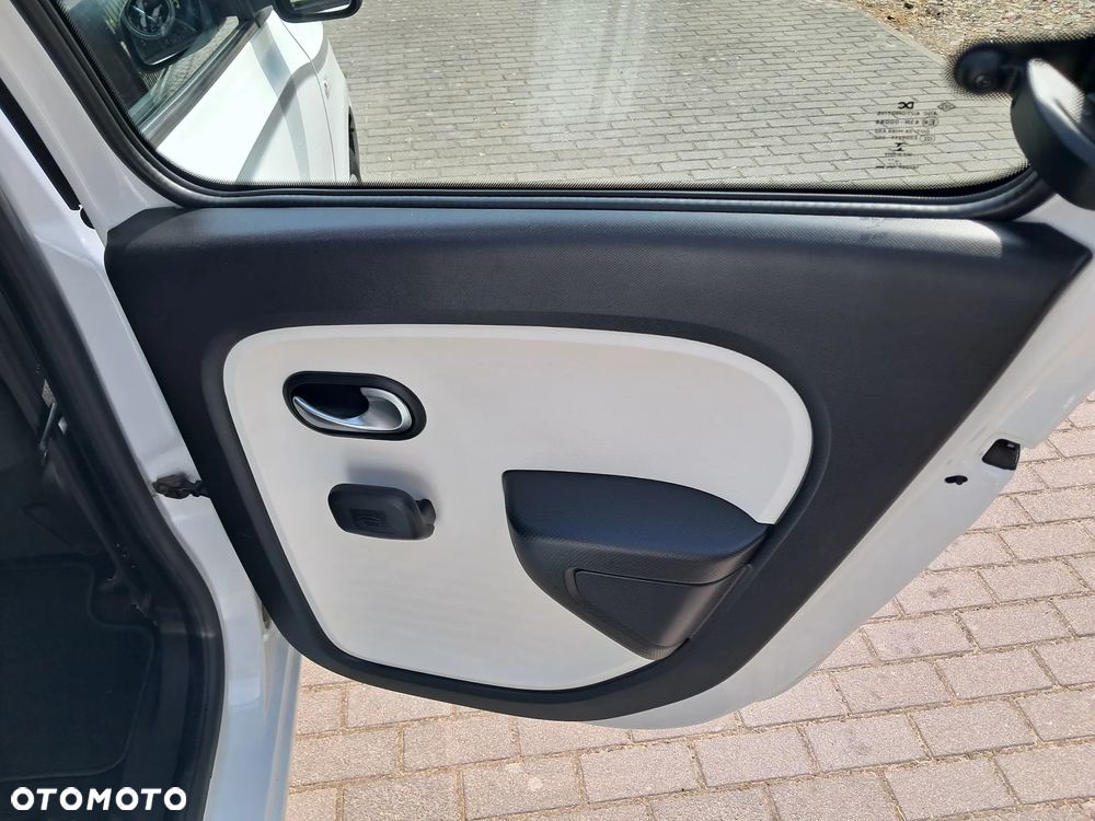 Renault Twingo SCe 70 Start&Stop LIMITED 2018 - 29