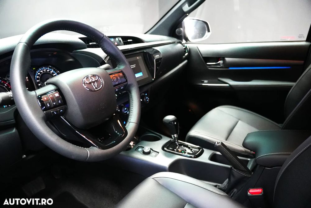 Toyota Hilux 2.8D 204CP 4x4 Double Cab AT MHEV Invincible - 8