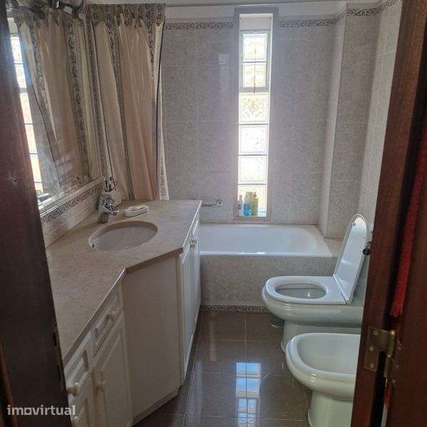 Aluga-se moradia em Caselas / Restelo lo - Grande imagem: 4/12