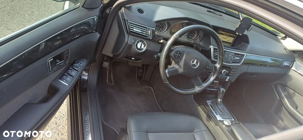 Mercedes-Benz Klasa E 220 CDI DPF BlueEFFICIENCY Automatik Avantgarde - 16