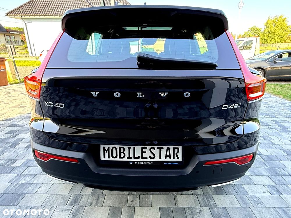 Volvo XC 40 D4 AWD Geartronic R-Design - 29