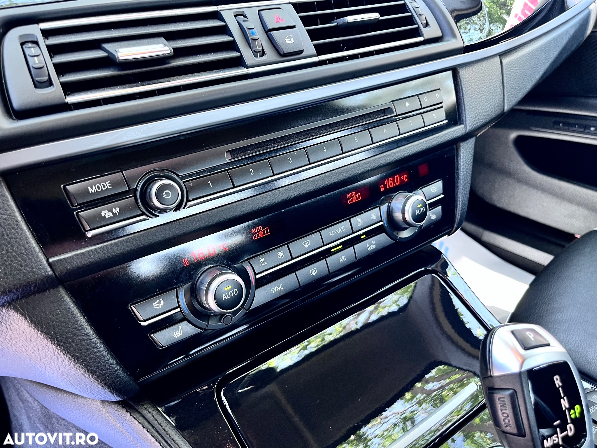 BMW Seria 5 520d Aut. Sport Line - 23