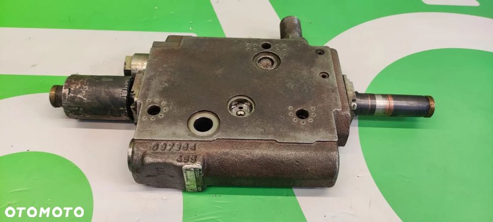 ZAWÓR STERUJĄCY Bosch 0521610811 G716961030011 Fendt 924 Vario - 3