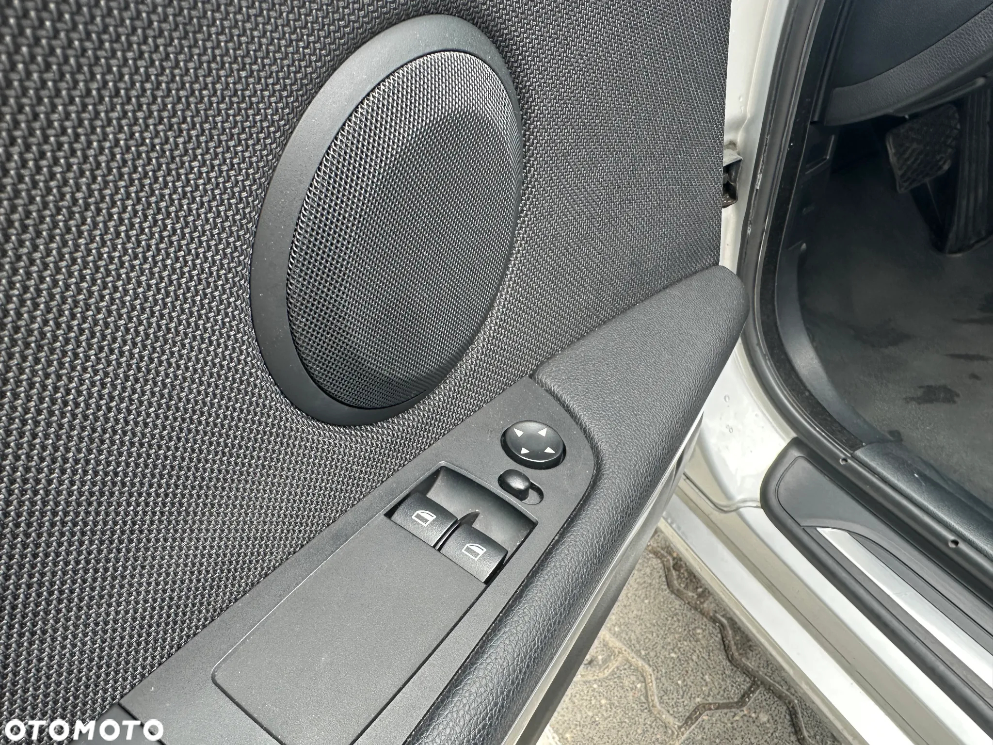BMW Seria 3 320i Coupe - 36