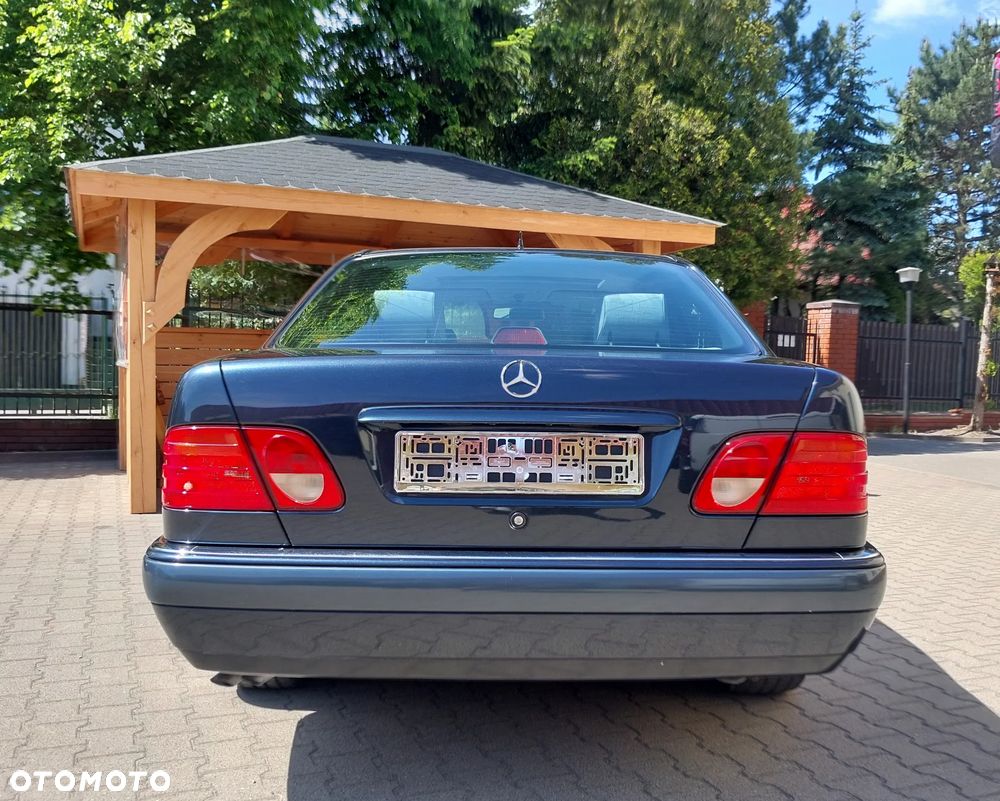 Mercedes-Benz Klasa E - 8