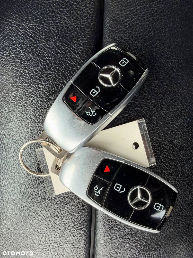Mercedes-Benz Klasa E 300 9G-TRONIC - 27