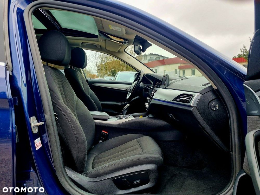 BMW Seria 5 520d Sport Line - 14