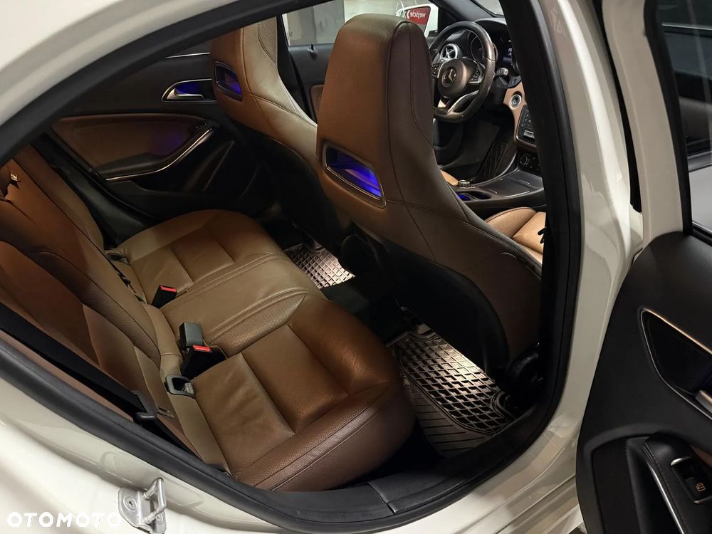 Mercedes-Benz Klasa A 180 7G-DCT AMG Line - 37