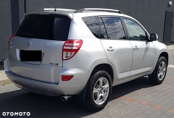 Toyota RAV4 - 8