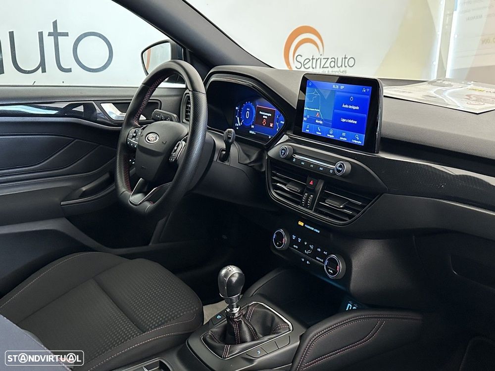 Ford Focus 1.0 EcoBoost MHEV ST-Line - 11