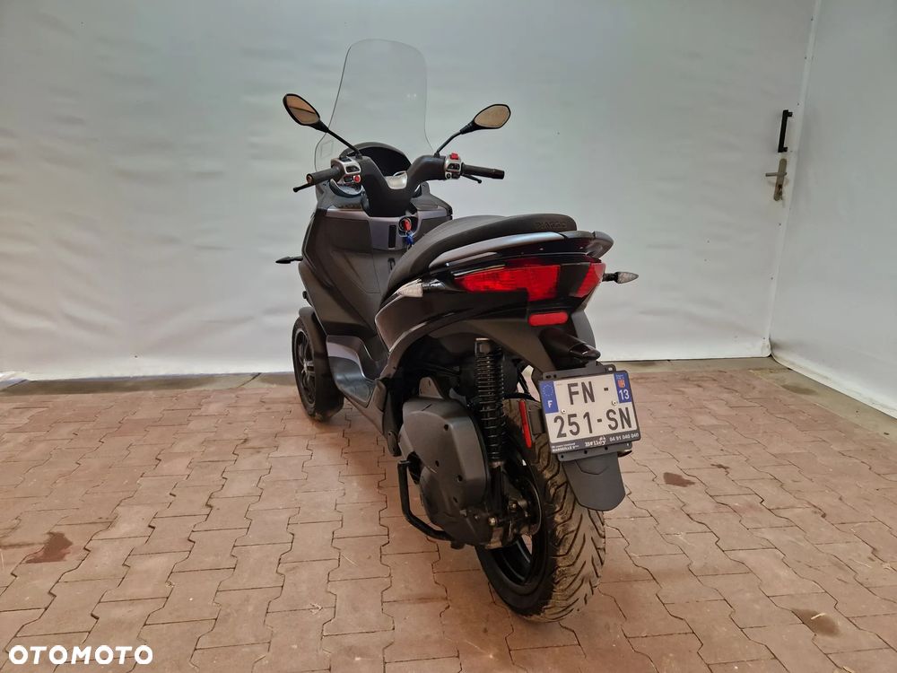 Piaggio MP-3 - 8