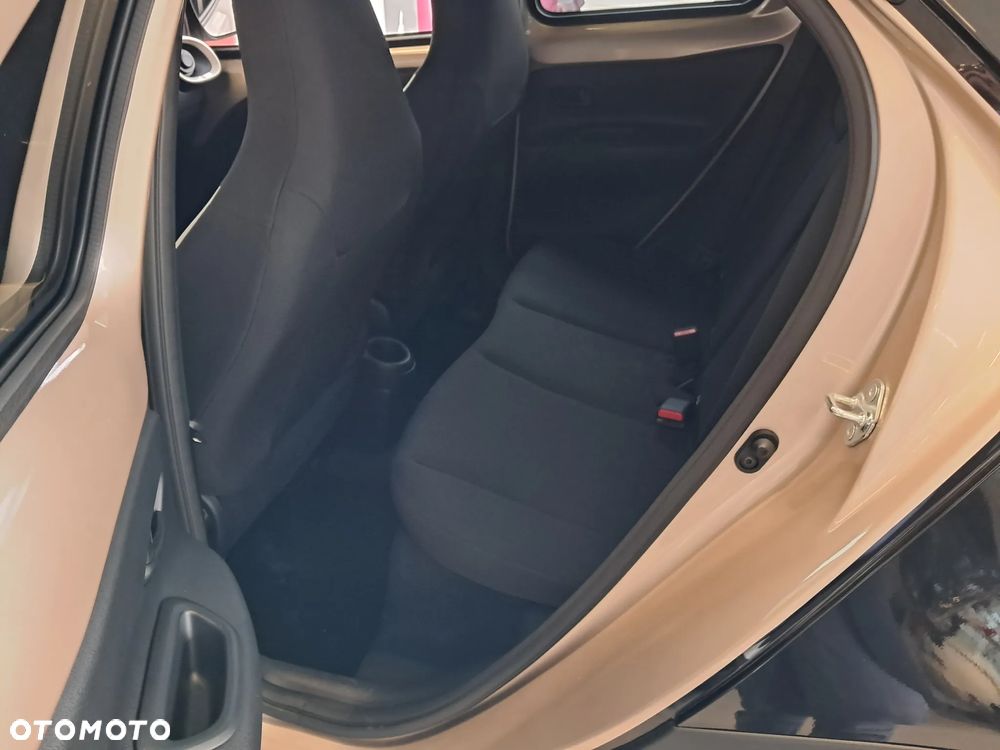 Toyota Aygo X 1.0 VVT-i Style CVT - 8