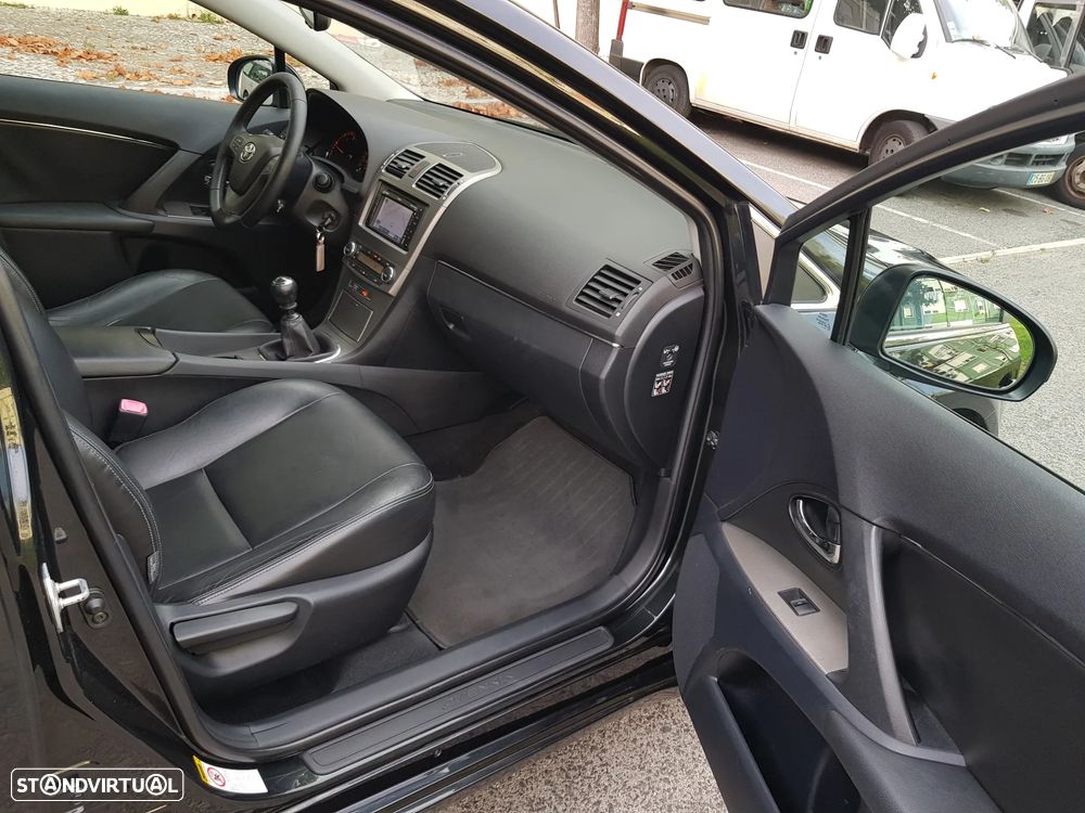 Toyota Avensis SD 2.0 D-4D Exclusive +Pele+GPS - 28