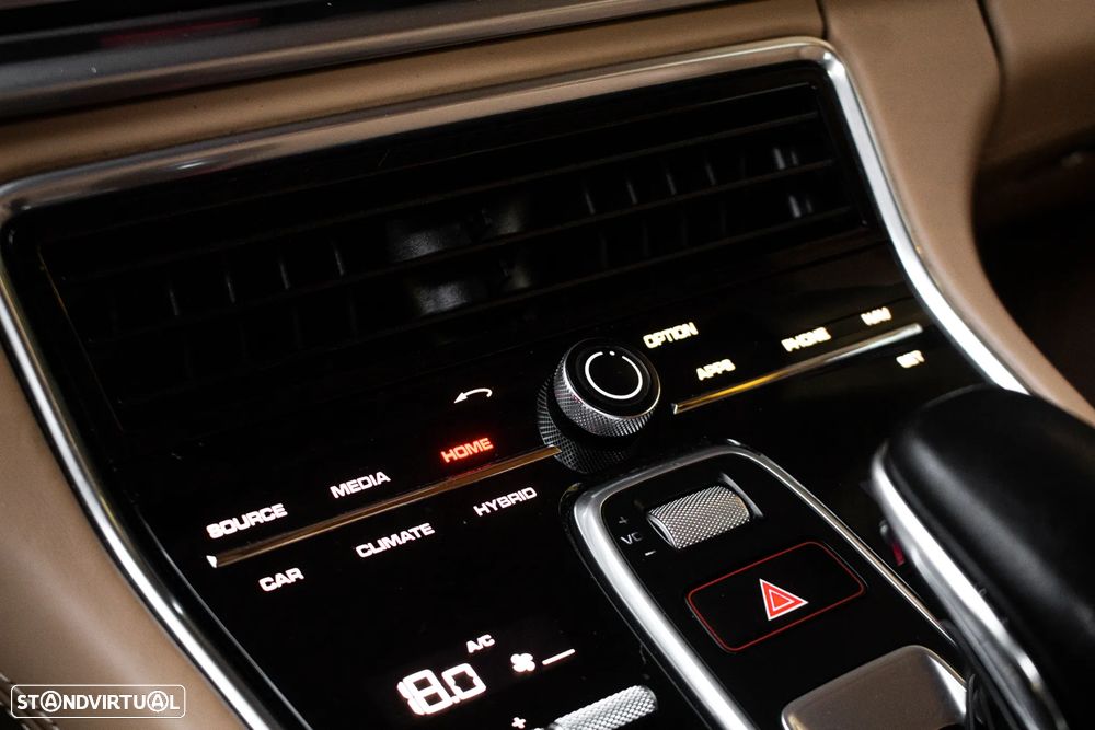 Porsche Panamera 4 E-Hybrid - 26