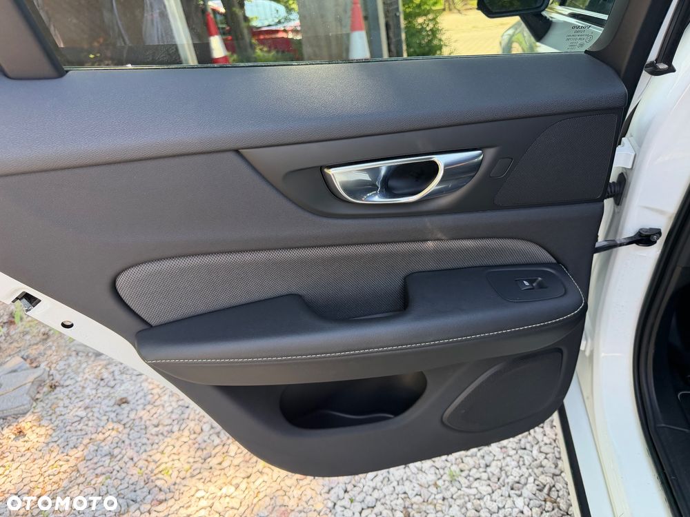 Volvo V60 B3 B R-Design - 28