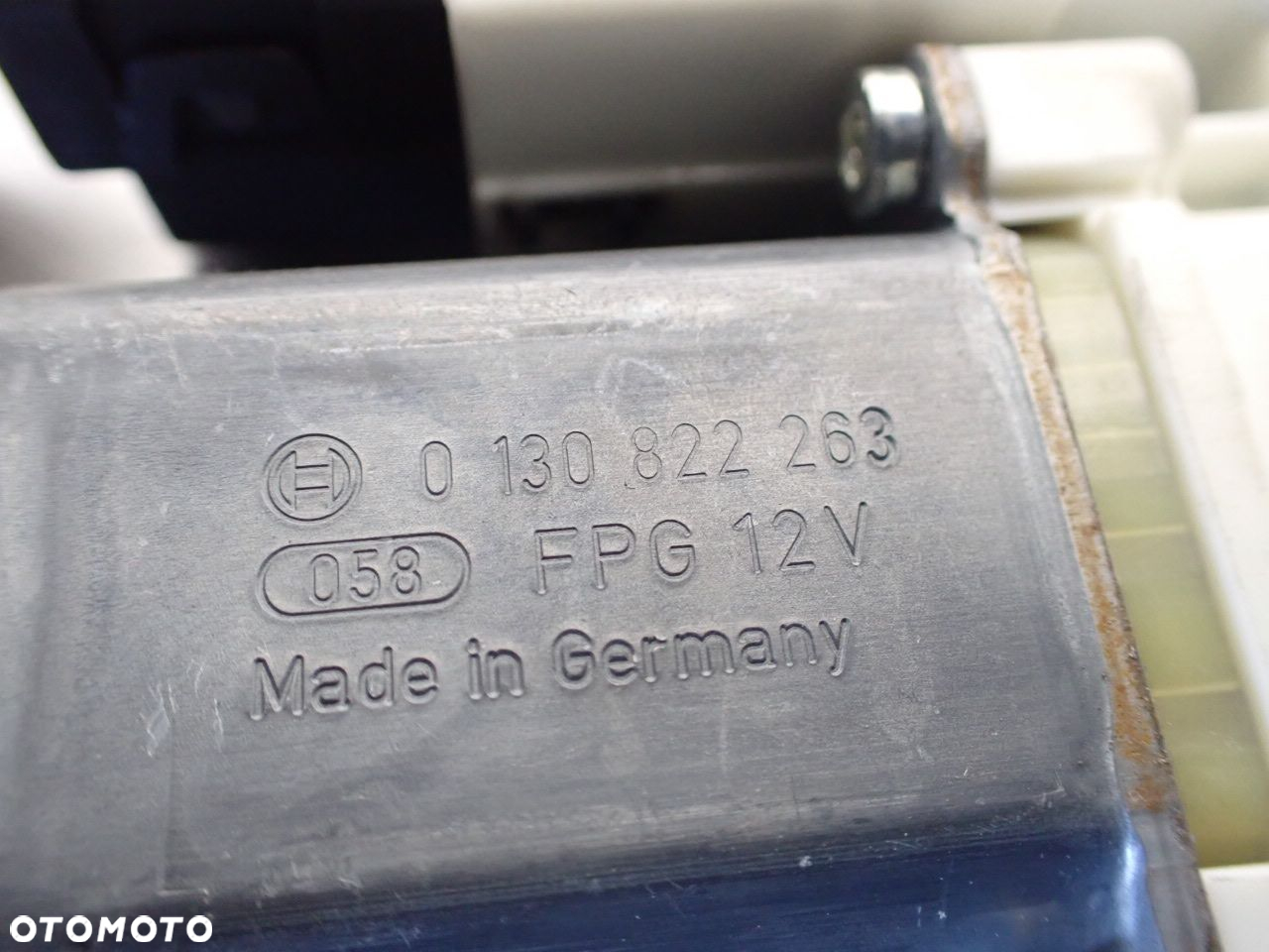 SILNICZEK SZYB LEWY TYŁ AUDI A3 8P 8P4959801D - 3