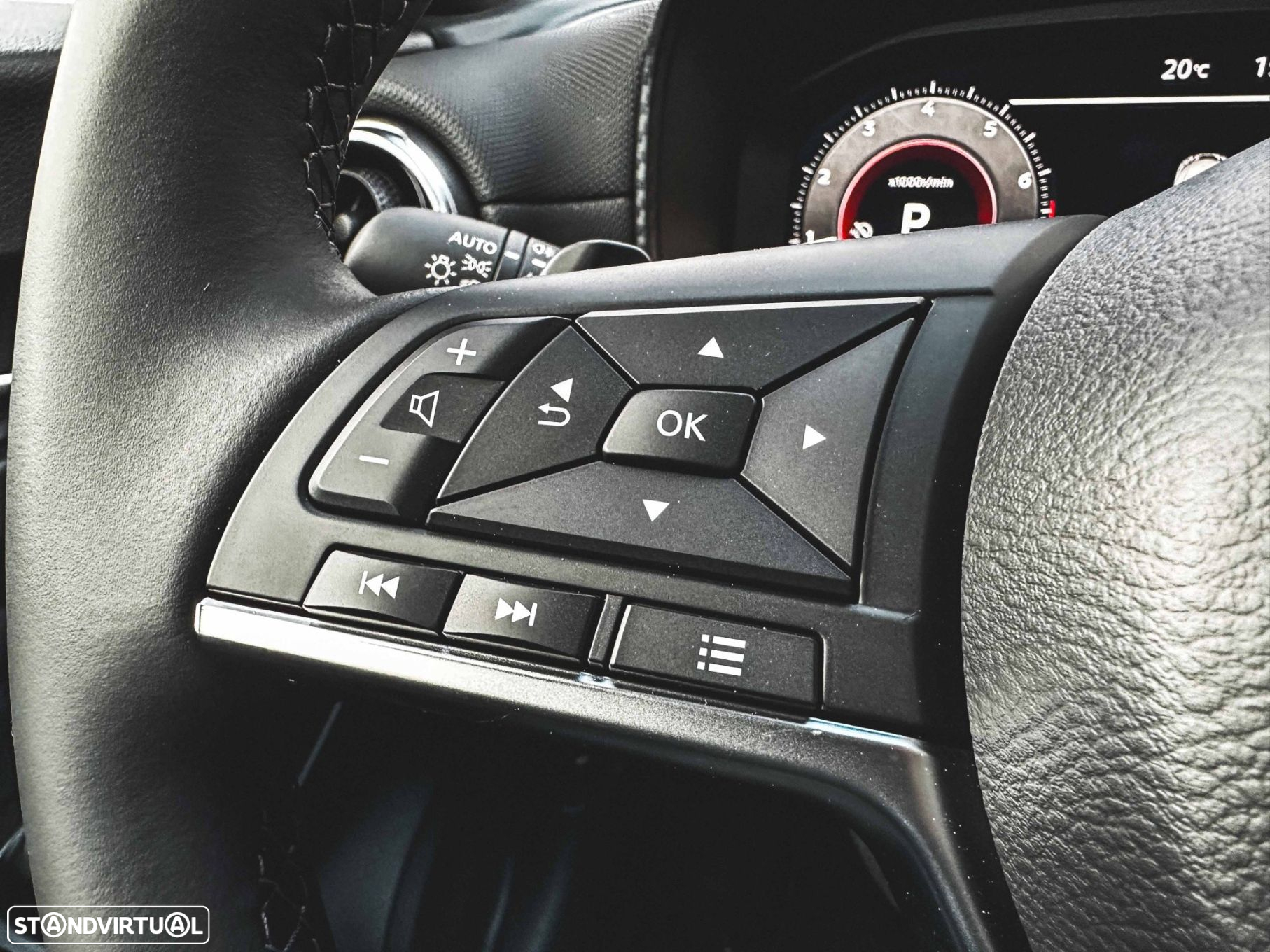 Nissan Juke 1.0 DIG-T N-Connecta NAV. DCT - 18