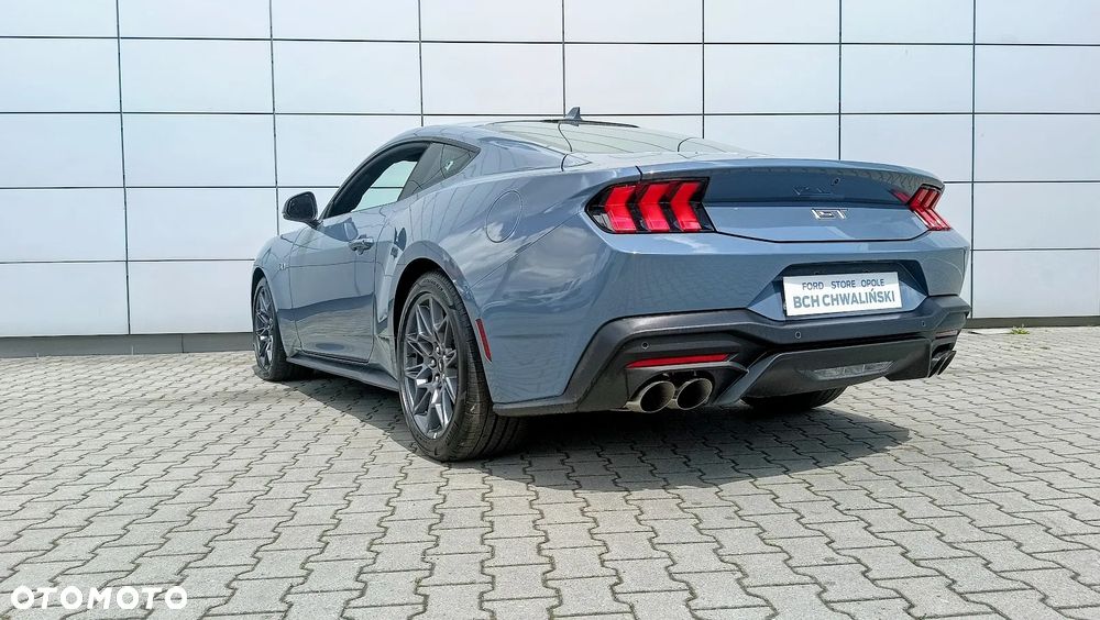 Ford Mustang - 16
