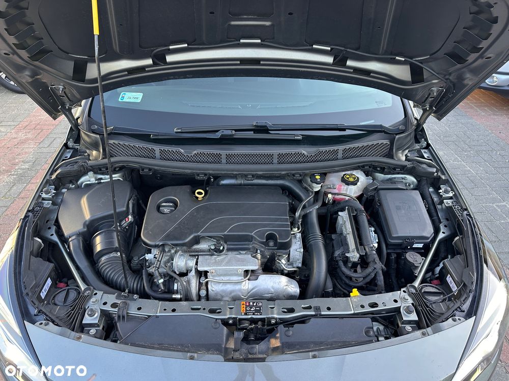 Opel Astra 1.4 T Dynamic S&S - 26