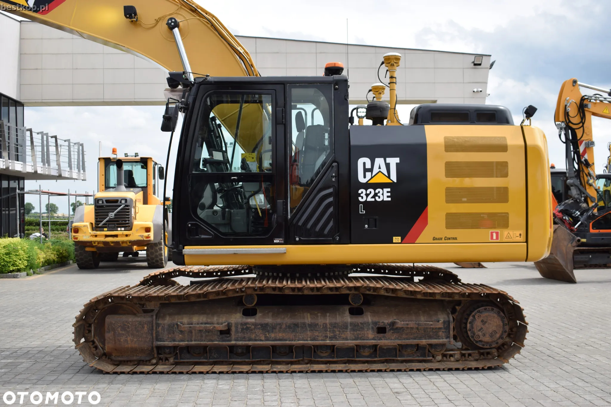 Caterpillar 323EL - 4