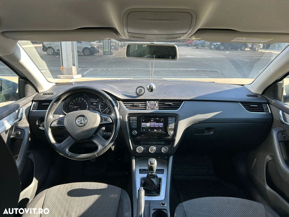 Skoda Octavia - 8