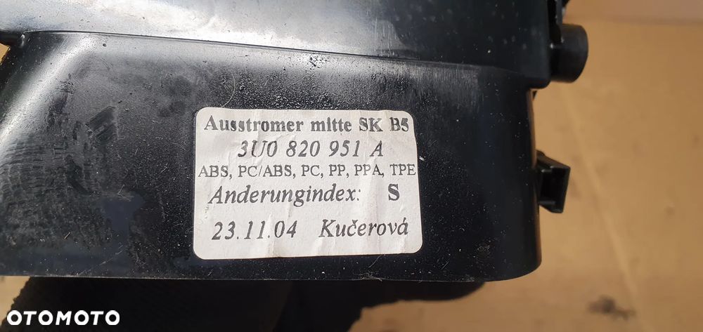 Kratka nawiewu powietrza środkowa Skoda Superb 3U0820951A - 7