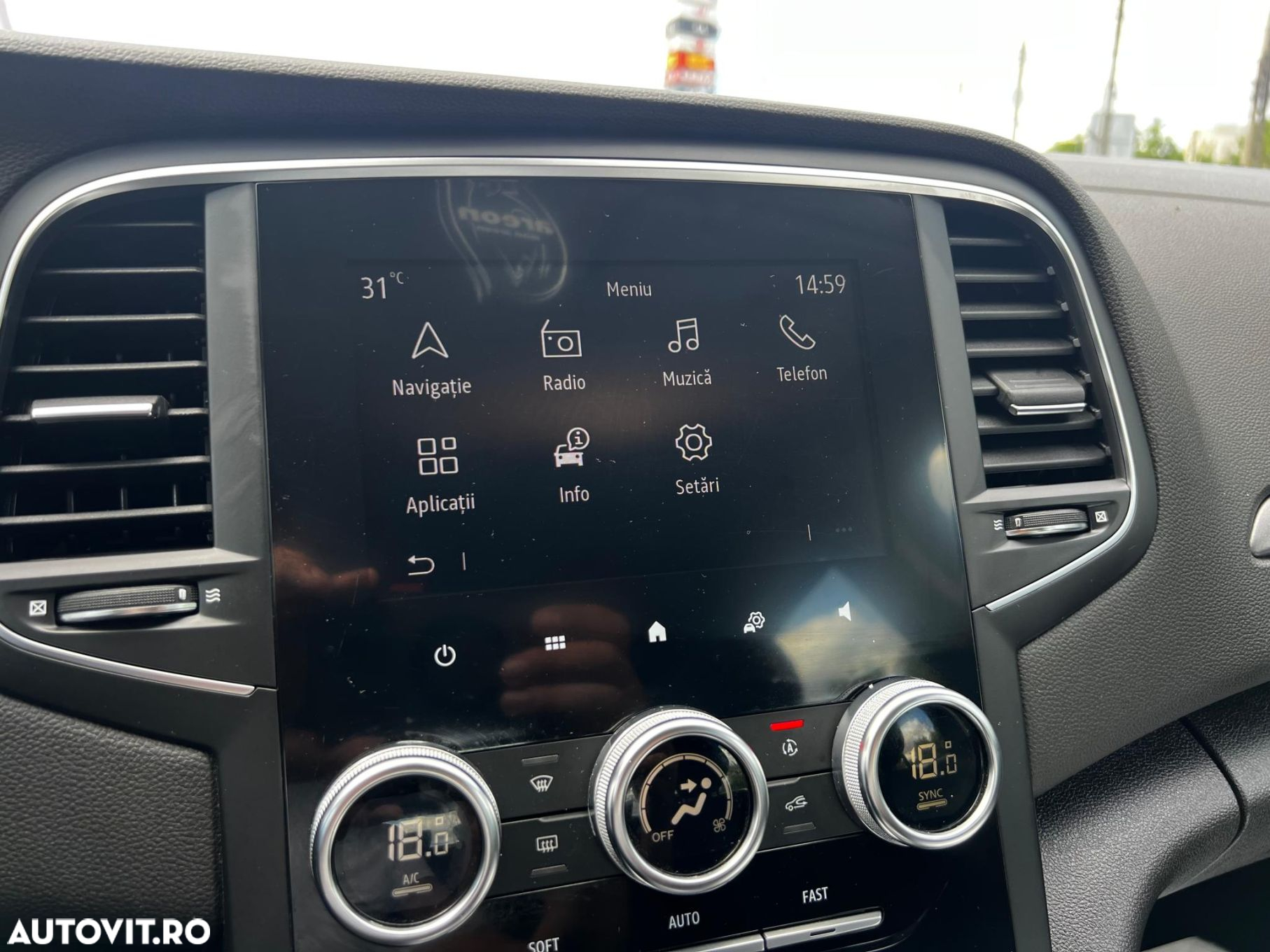 Renault Megane TCe 140 EDC GPF Zen - 12