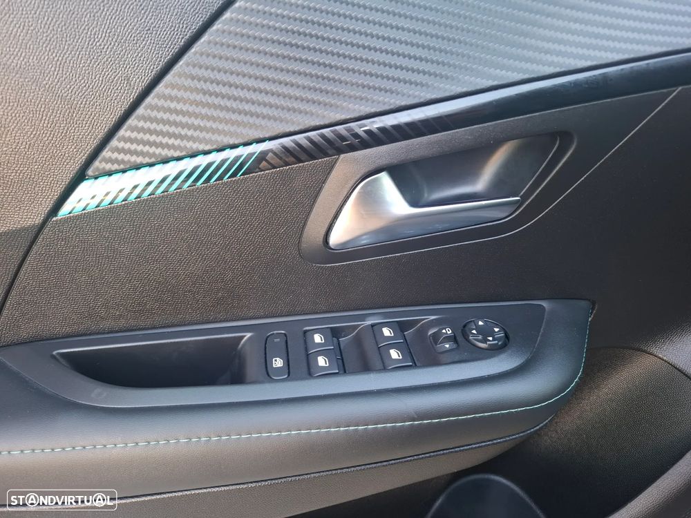 Peugeot 208 PureTech 100 Allure Pack - 28