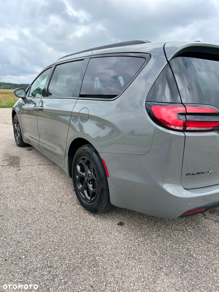 Chrysler Pacifica - 9