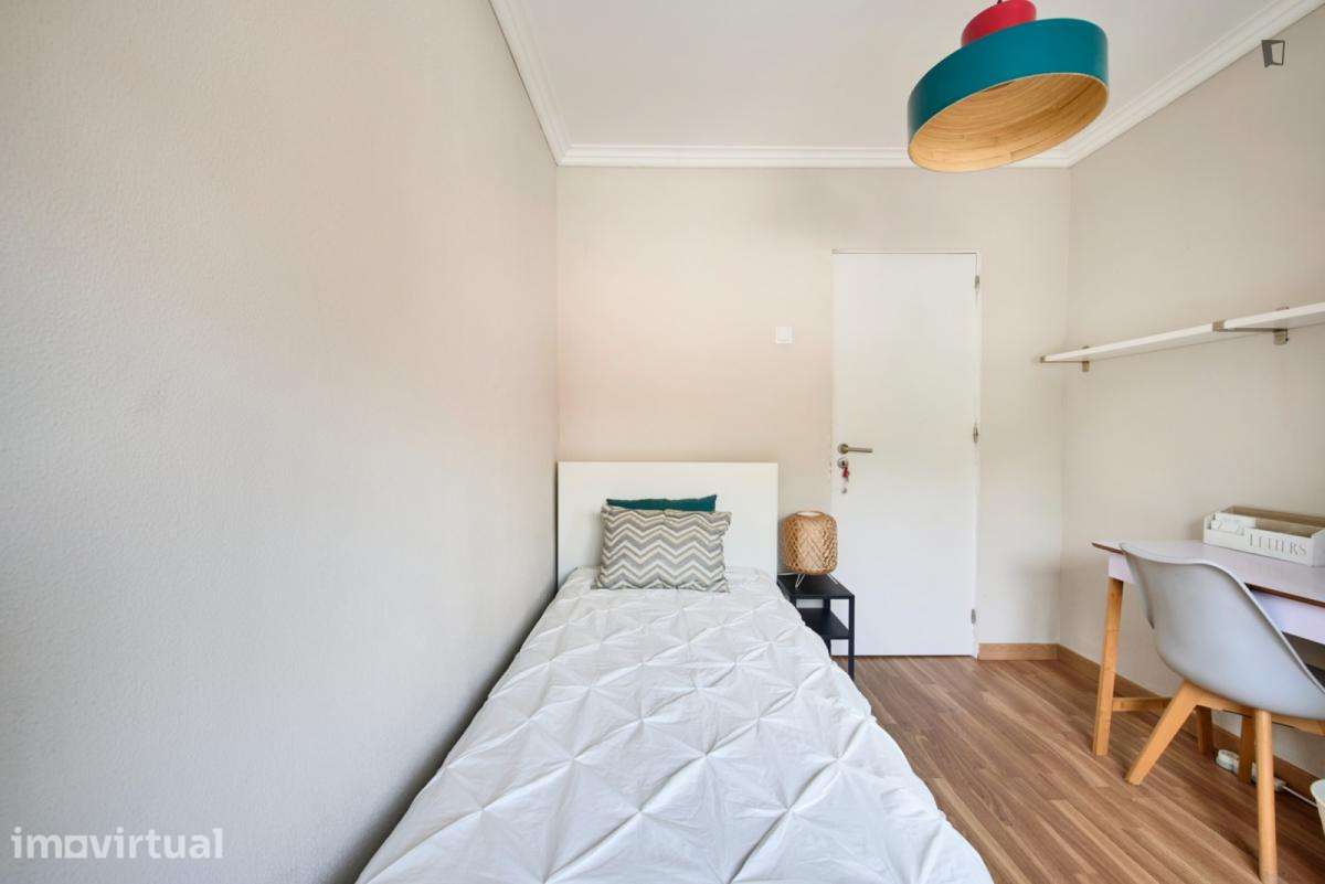 Quarto - localizado em Arroios Lisbon - Grande imagem: 5/12