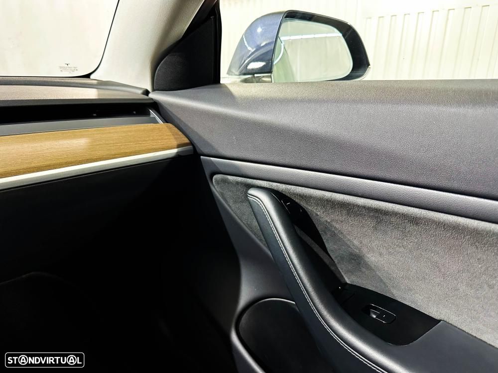 Tesla Model 3 Long-Range Dual Motor AWD - 34