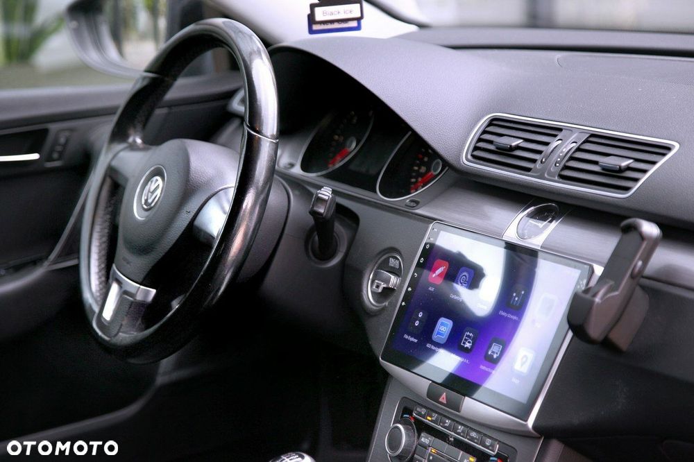Volkswagen Passat - 12