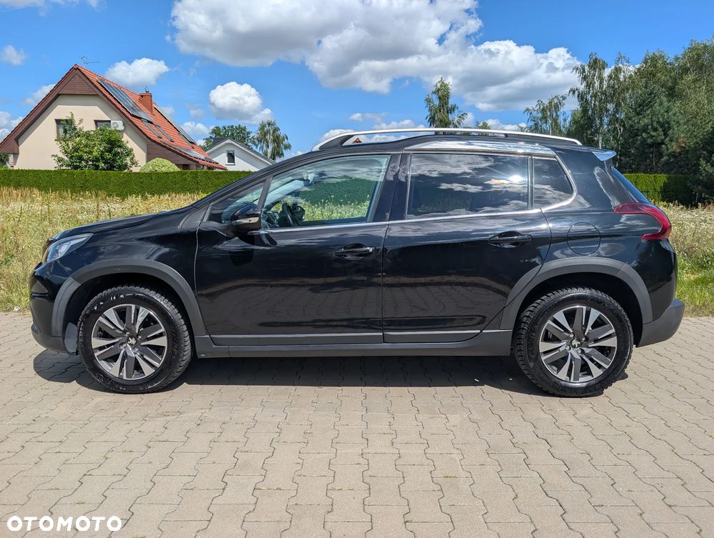 Peugeot 2008 1.2 Pure Tech Allure S&S - 4