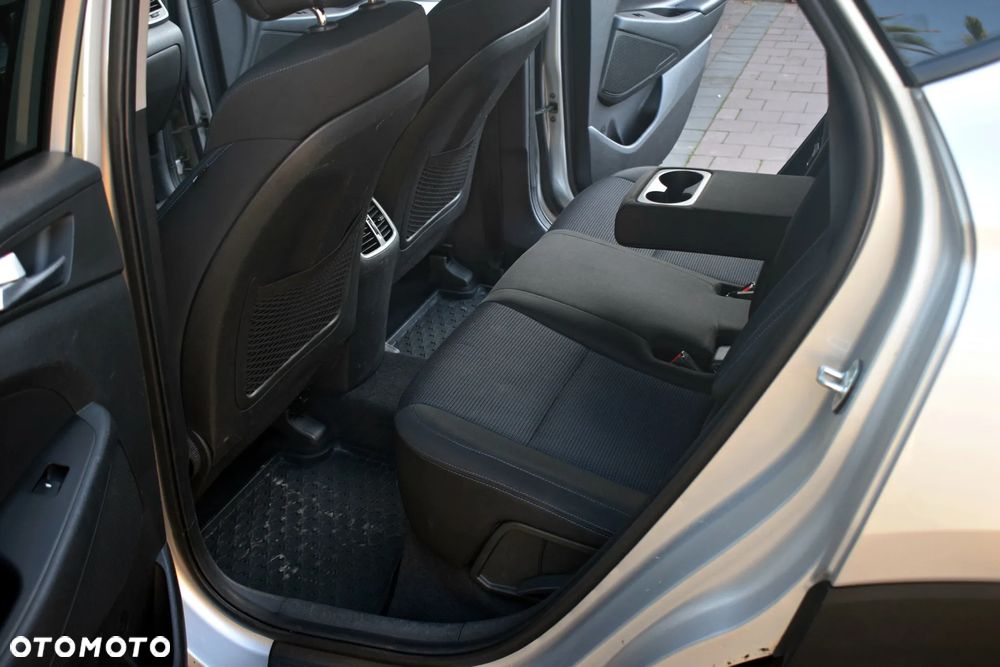 Hyundai Tucson 2.0 CRDi 4WD Automatik Style - 40