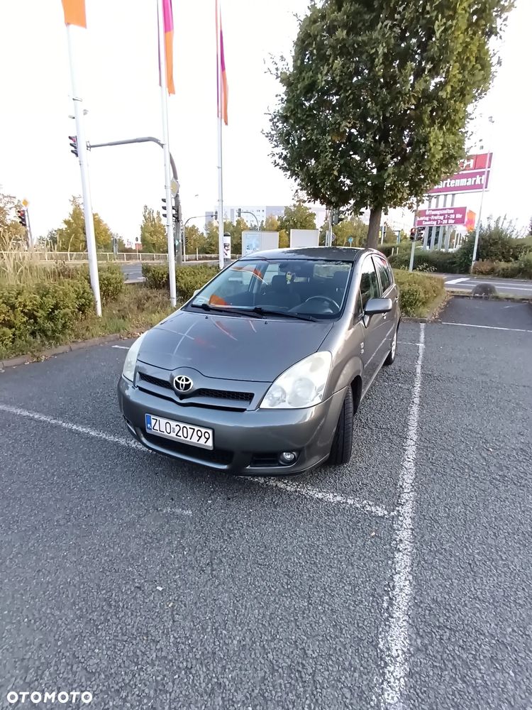 Toyota Corolla Verso 2.0 D-4D Prestige - 2