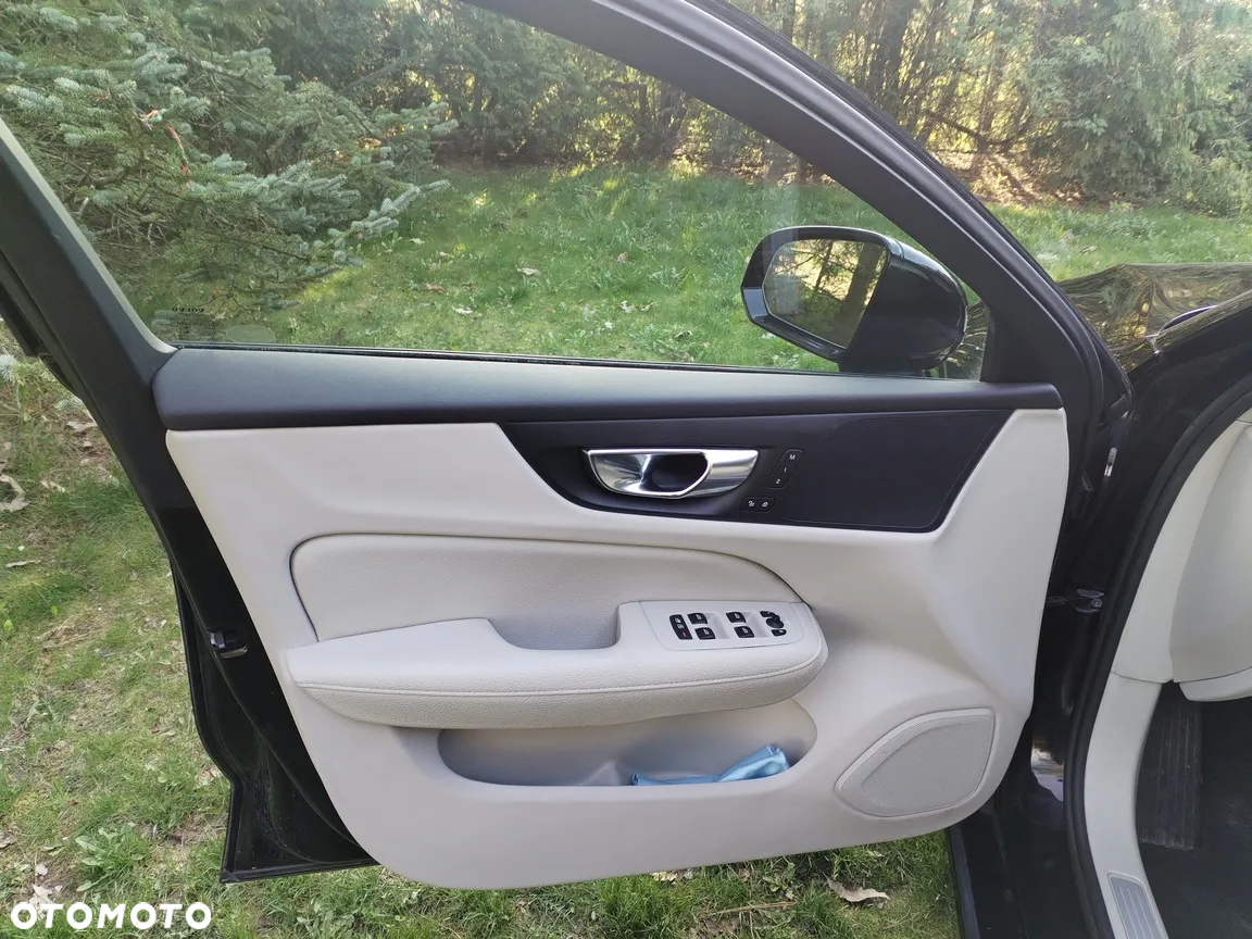 Volvo S60 T6 AWD Momentum Pro - 9